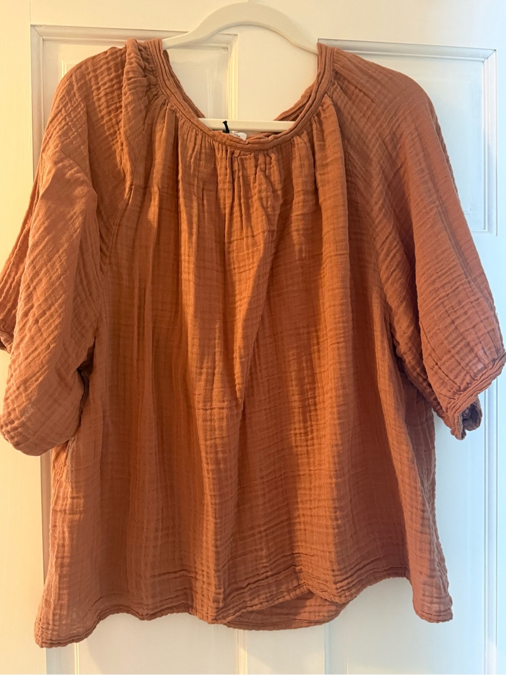 Women’s Lightweight Gauze Peasant Top in Terracotta. Michael Stars ⭐️
